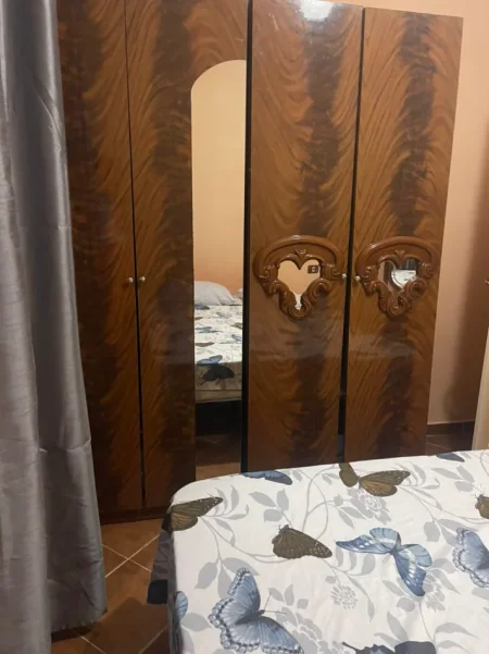 Tirane, jepet me qera apartament 1+1 Kati 2, (misto mame)