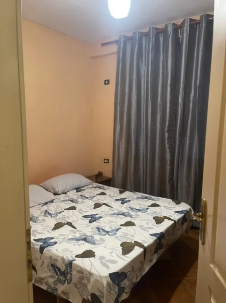 Tirane, jepet me qera apartament 1+1 Kati 2, (misto mame)