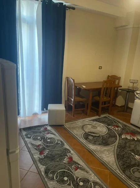 Tirane, jepet me qera apartament 1+1 Kati 2, (misto mame)