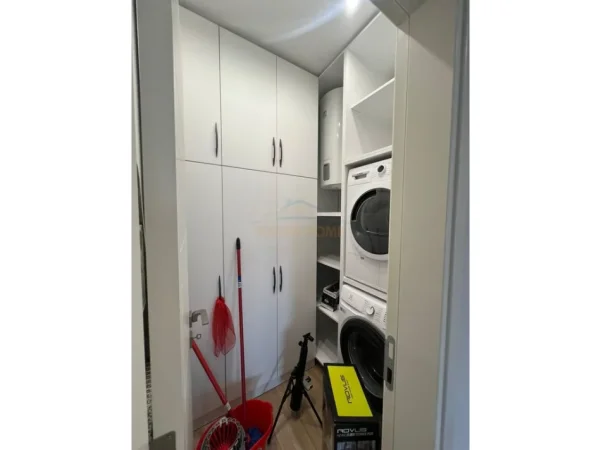 Tirane, shitet 2+1 Kati 9, 102 m² 300.000 €