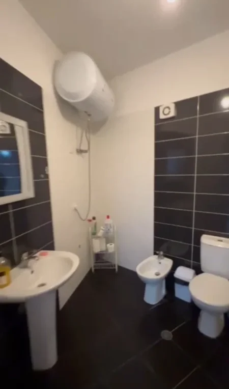 Tirane, shitet apartament 1+1+Ballkon Kati 8, 59 m² 130.000 € (Blv Migjeni Astir)
