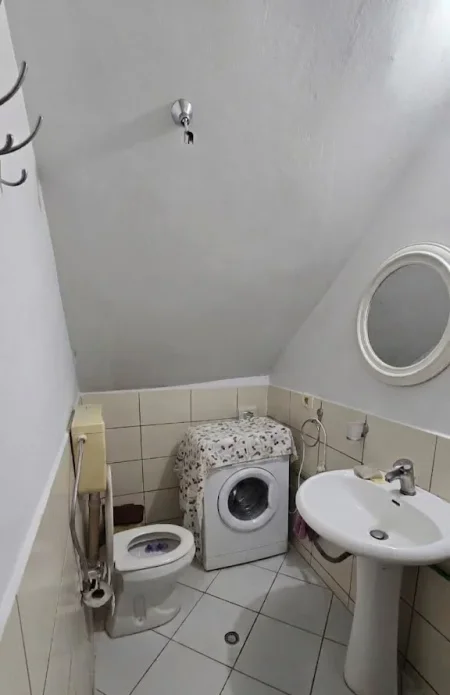 Tirane, jepet me qera garsonier  Kati 0, 50 m² 320 € (Rruga Lidhja e Prizrenit, Tiranë, Albania)