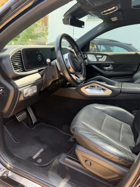 Tirane, shes makine Mercedes Benz Nafte, e zeze automatik Kondicioner 145.000 km 70.000 €