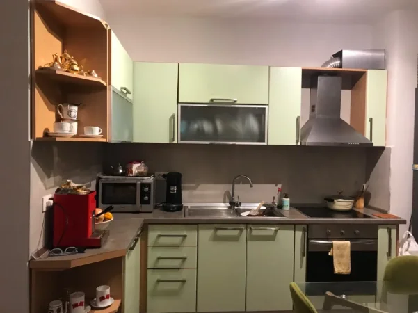 Tirane, jepet me qera apartament 2+1 Kati 4, 75 m² 750 € (Rruga e kosovarve)