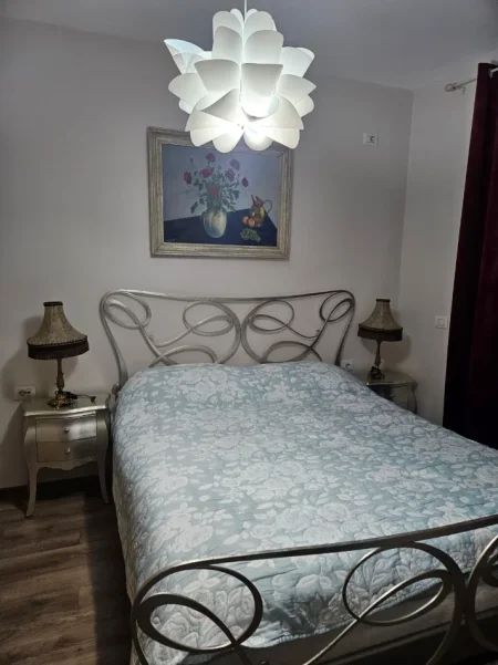 Tirane, jepet me qera apartament 2+1 Kati 4, 75 m² 750 € (Rruga e kosovarve)