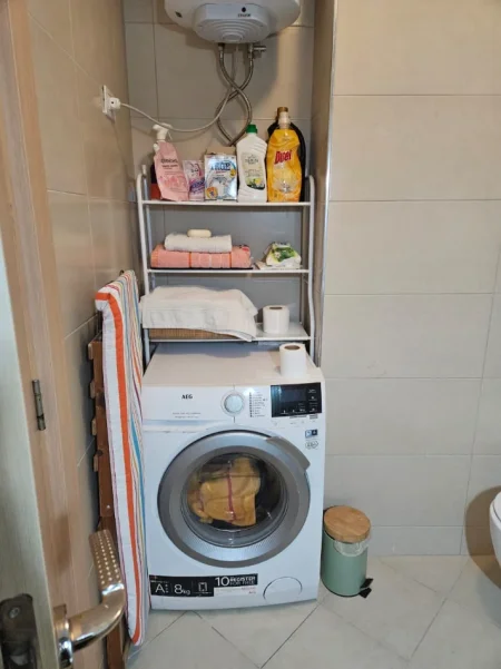 Tirane, jepet me qera apartament 2+1 Kati 4, 75 m² 750 € (Rruga e kosovarve)
