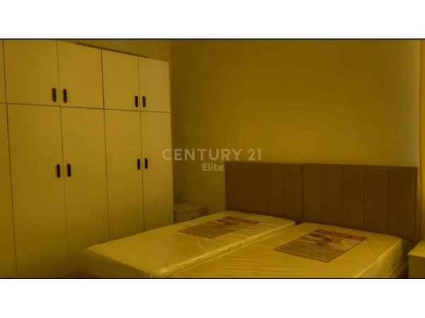 Tirane, jepet me qera apartament 1+1+Aneks+Ballkon Kati 6, 45000 leke (Mbrapa Fakultetit te Mjekesise)