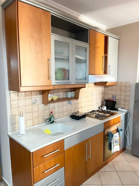Tirane, jap me qera apartament 1+1+Ballkon Kati 2, 55 m² 650 € 