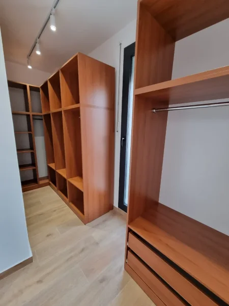 Tirane, jepet me qera apartament 2+1 Kati 8, 100 m² 750 € (Rruga Kongresi i Manastirit)