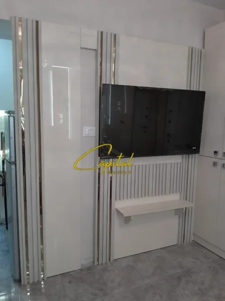 Tirane, jepet me qera garsonier 1+1 Kati 4, 45 m² 600 € (QENDER)