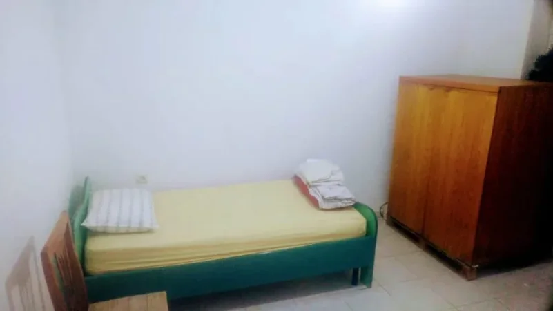 Tirane, jepet me qera apartament 2+1 Kati 1, 75 m² 450 € 