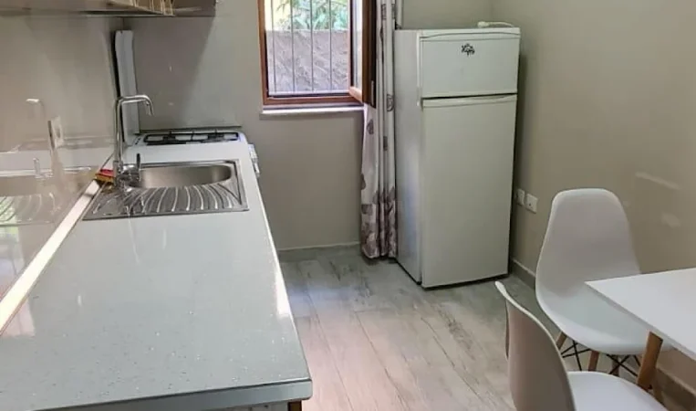 Tirane, jepet me qera garsonier 1+1 Kati 1, 35 m² 460 € 