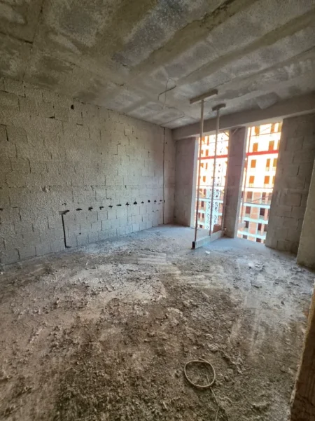 Shitet Ap: ✨️ 2+1+2🚾 1 Ballkon 📍Riverside Residence - Përball Deliorgjit ( 111m²) 🔥 Kati 5, Çmimi: 188K€ Përfshirë Parkimin 💥