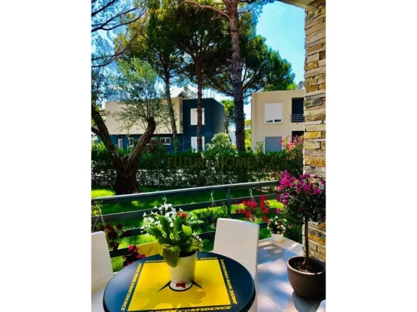 Gjiri Lalezit | Hamallaj, shitet apartament duplex 4+1+2+OBORR, Kati 0, 560 m² 530.000 € (LURA 2 , GJIRI I LALEZIT)