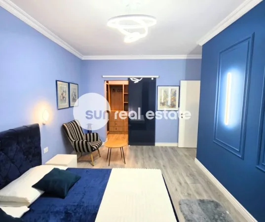 Shkoder, jepet me qera apartament 2+1+Ballkon Kati 3, 111 m² (PREK CALI)