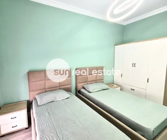 Shkoder, jepet me qera apartament 2+1+Ballkon Kati 3, 111 m² (PREK CALI)