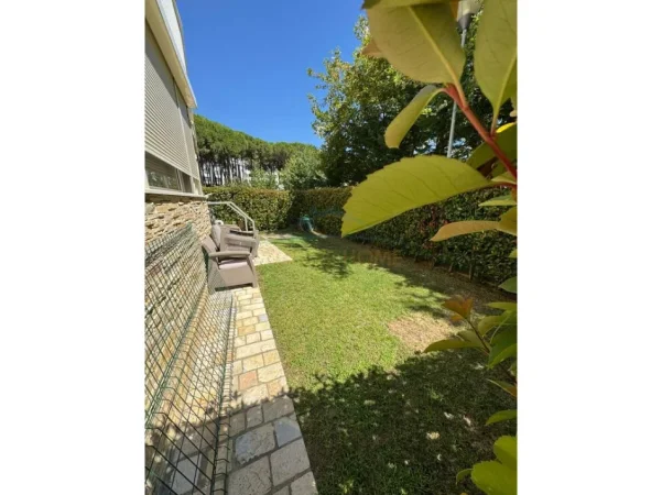 Gjiri Lalezit | Hamallaj, shitet apartament 1+1+OBORR, Kati 0, 60 m² 200.000 € (LURA 2 , GJIRI I LALEZIT)