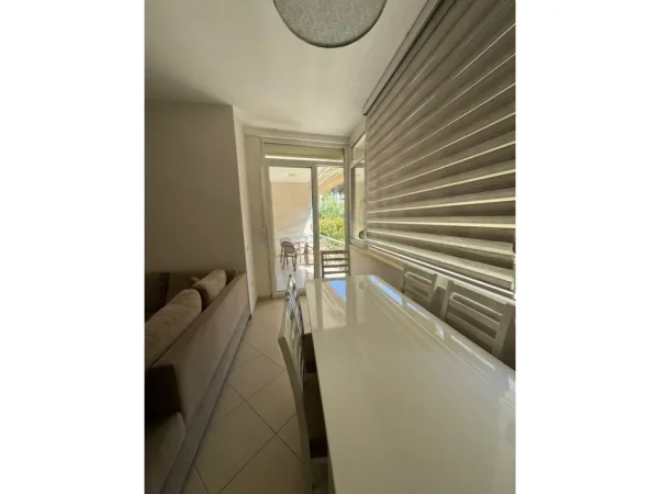 Gjiri Lalezit | Hamallaj, shitet apartament 1+1+OBORR, Kati 0, 60 m² 200.000 € (LURA 2 , GJIRI I LALEZIT)