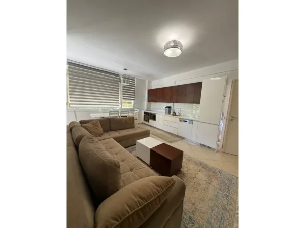 Gjiri Lalezit | Hamallaj, shitet apartament 1+1+OBORR, Kati 0, 60 m² 200.000 € (LURA 2 , GJIRI I LALEZIT)