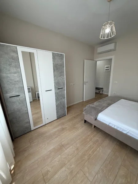 Tirane, jepet me qera apartament 2+1+Ballkon , 95 m² 1.600 € (Rr Kosovareve)