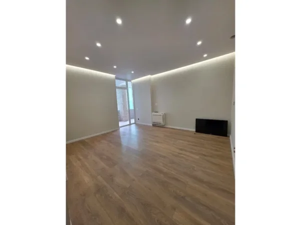Tirane, shitet apartament 1+1 Kati 3, 44 m² 129.000 € 