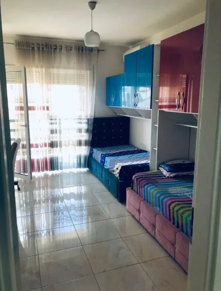 Tirane, jap me qera apartament 2+1 Kati 2, 105 m² 700 € 