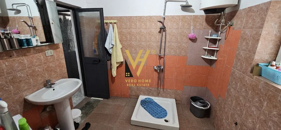 Tirane, jepet me qera apartament 1+1+Ballkon Kati 0, 65 m² 450 € (STADIUMI DINAMO)