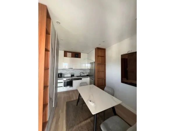 Tirane, shes apartament 2+1+Ballkon Kati 9, 100 m² 300.000 € 