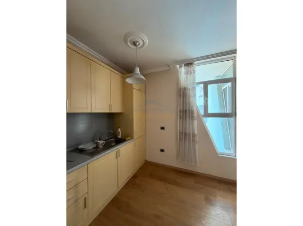Tirane, shitet apartament 3+1 Kati 13, 149 m² 500.000 € (ISH EKSPOZITA)