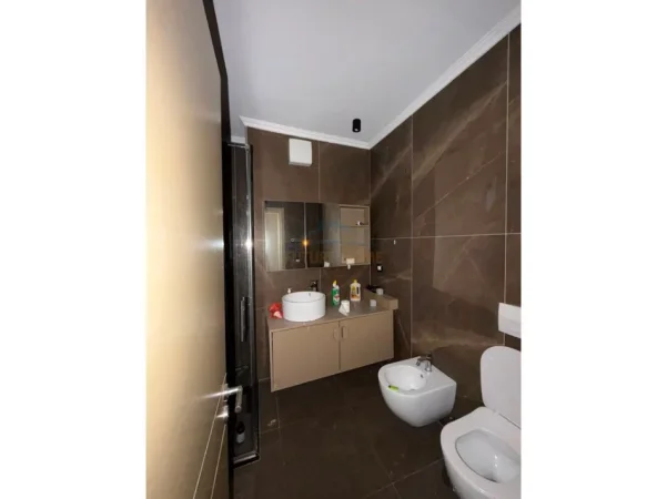 Tirane, shitet apartament 3+1 Kati 13, 149 m² 500.000 € (ISH EKSPOZITA)