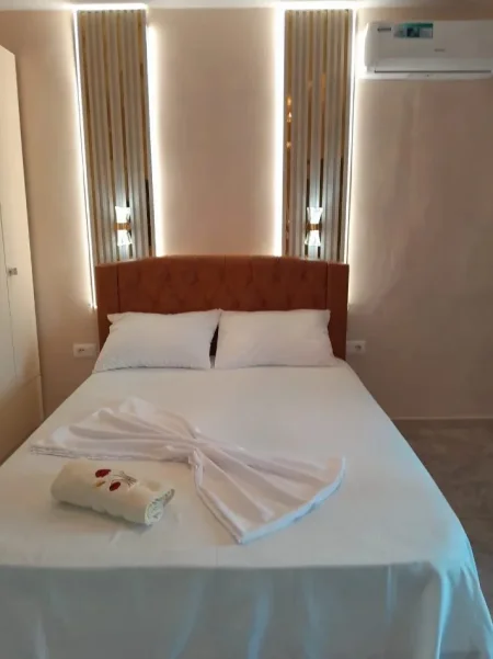 Tirane, jepet me qera apartament 1+1 Kati 4, 45 m² 600 € (Skanderbeg Square)