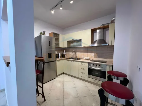 Tirane, shes apartament 2+1+Ballkon Kati 4, 76 m² 230.000 € 