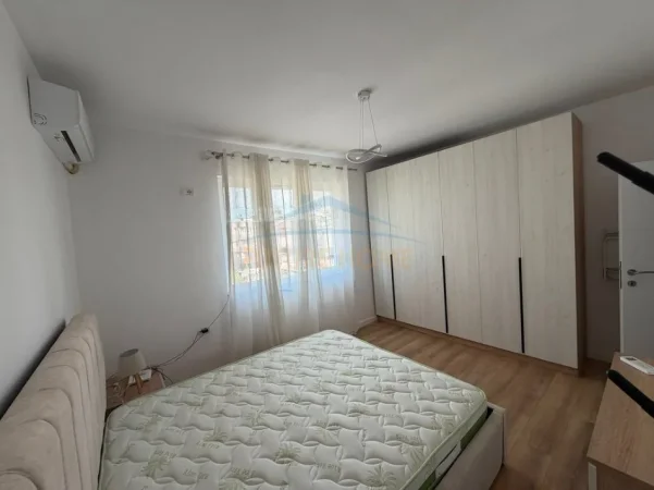 Tirane, jepet me qera apartament 1+1 Kati 3, 45 m² 750 € (Qender)