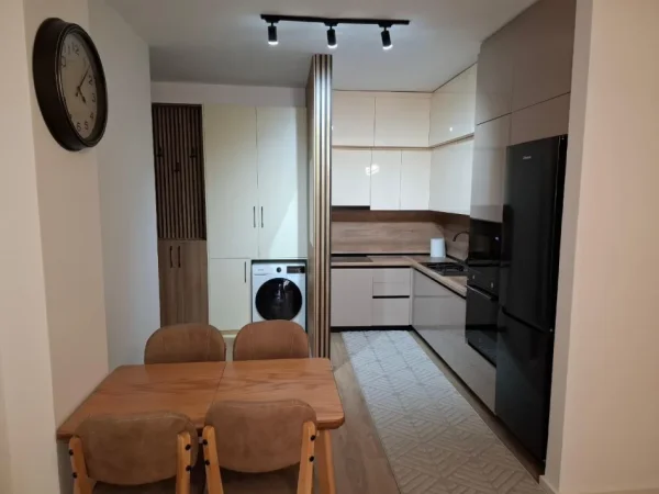 Tirane, jepet me qera apartament 2+1 Kati 6, 87 m² 750 € (Laprakë)