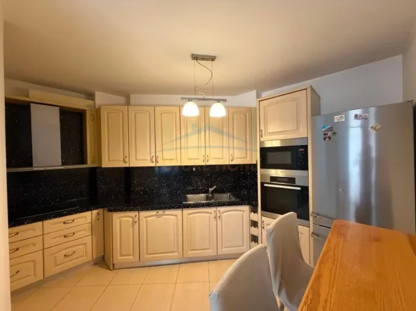 Tirane, shes apartament 2+1+Ballkon , 94 m² 310.000 € 