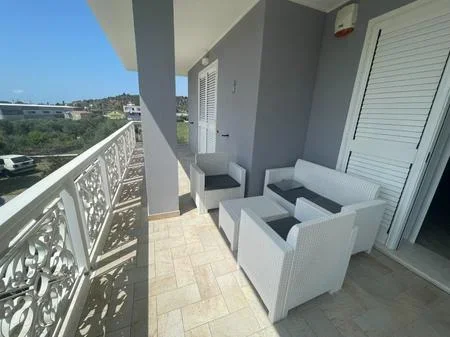 Tirane, shes shtepi 3+1+Ballkon , 190 m² 350.000 € (VORE)