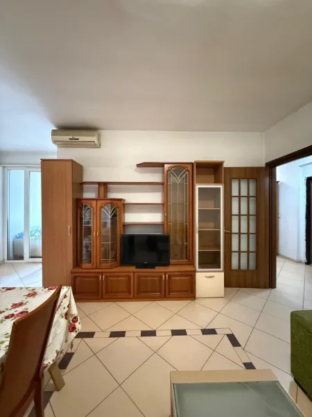 Tirane, jepet me qera nga Pronari, pa-komision apartament 2+1+Aneks+Ballkon Kati 2, 90 m² 600 € 