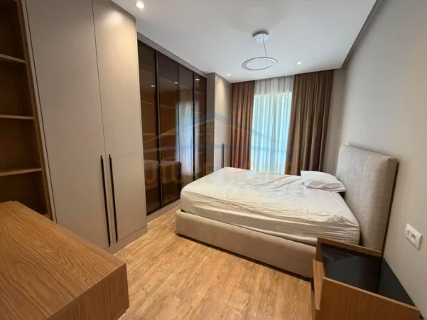 Tirane, jepet me qera apartament 1+1+Ballkon Kati 3, 78 m² 750 € (Laprake)