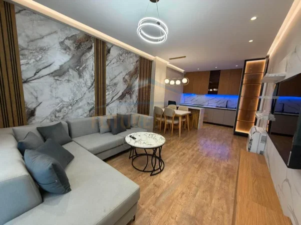 Tirane, jepet me qera apartament 1+1+Ballkon Kati 3, 78 m² 750 € (Laprake)