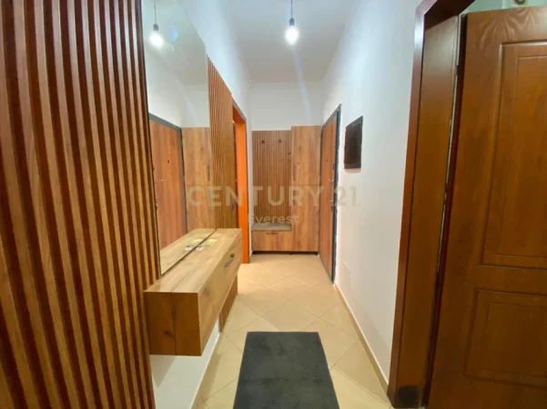 Tirane, jepet me qera apartament 1+1 Kati 4, 65 m² 420 € 
