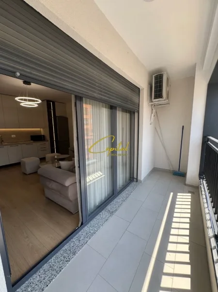 Tirane, jepet me qera apartament 1+1 Kati 1, 70 m² 700 € (BULEVARDI I RI)