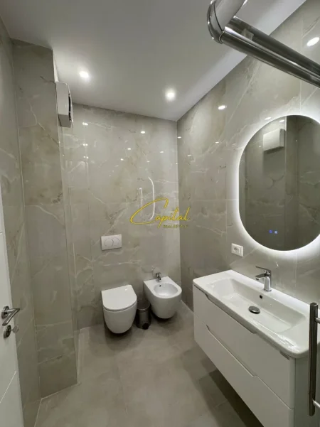 Tirane, jepet me qera apartament 1+1 Kati 1, 70 m² 700 € (BULEVARDI I RI)