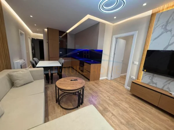 Tirane, jepet me qera apartament 1+1+Ballkon Kati 3, 84 m² 750 € (Laprake)
