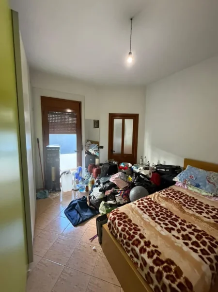 Tirane, jepet me qera apartament 3+1 Kati 2, 130 m² 500 € (Astir)