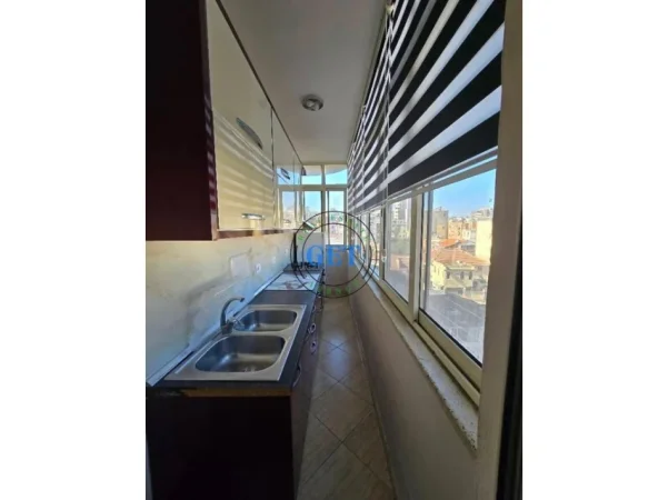 Durres, jepet me qera apartament 2+1 Kati 4, 75 m² 400 € (Prane Poliklinikes)