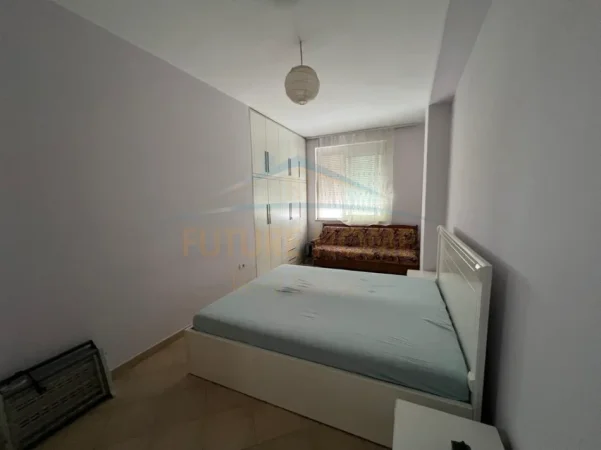 Tirane, jepet me qera apartament 2+1+Ballkon , 92 m² 450 € (Unaza e Re)