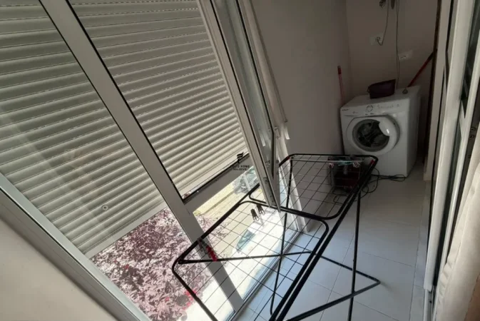 Tirane, jepet me qera apartament 2+1 Kati 2, 70 m² 750 € (QENDER)