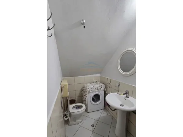 Tirane, jepet me qera garsoniere, Kati 0, 48 m² 350 € (LIQENI ARTIFICAL)