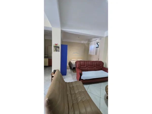 Tirane, jepet me qera garsoniere, Kati 0, 48 m² 350 € (LIQENI ARTIFICAL)
