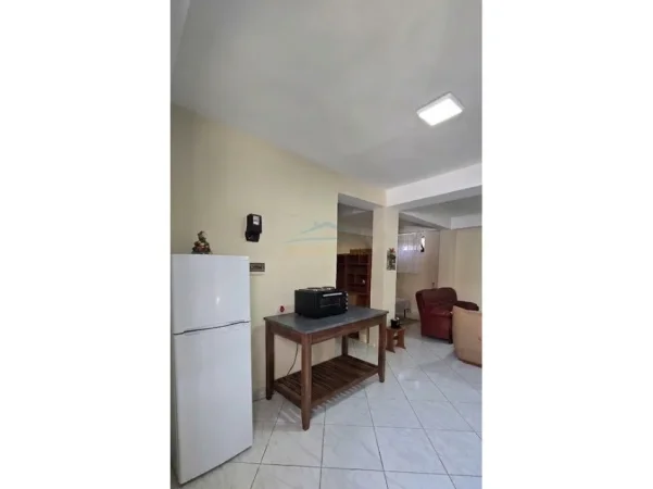 Tirane, jepet me qera garsoniere, Kati 0, 48 m² 350 € (LIQENI ARTIFICAL)